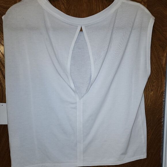 Johnny Was Calme Effect Key Hole Back Cap Sleeve Yoga Tee White Size S - Picture 2 of 3